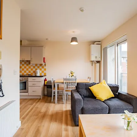 Centre 4 Bed - Group & Study
